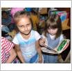 Galeria zdjęć: Przedszkolaki w Gminnej Bibliotece Publicznej w Gorzkowicach. Link otwiera powiększoną wersję zdjęcia.